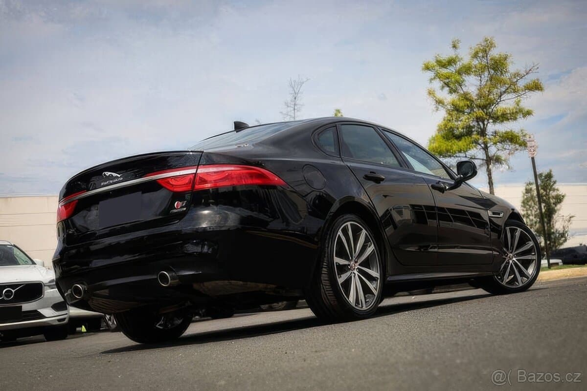 2018 Jaguar XF - 5