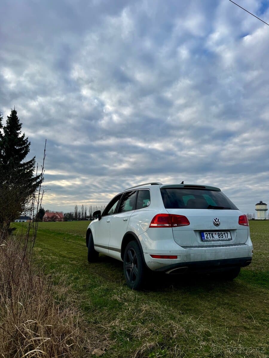 2012 Volkswagen TOUAREG - 5