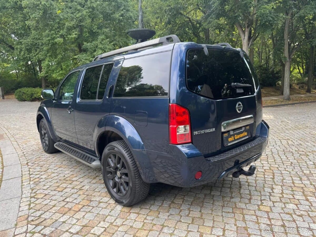 2011 Nissan PATHFINDER - 5