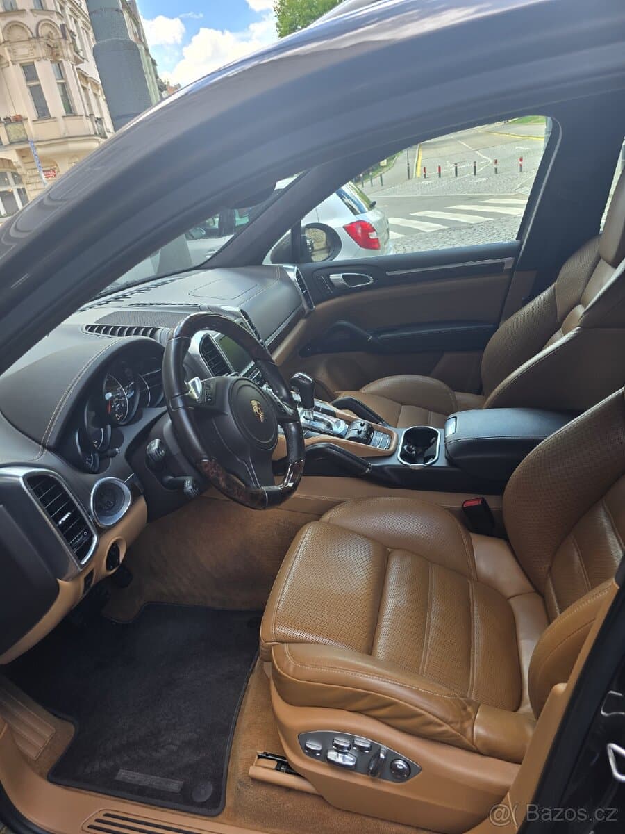 2012 Porsche CAYENNE - 5