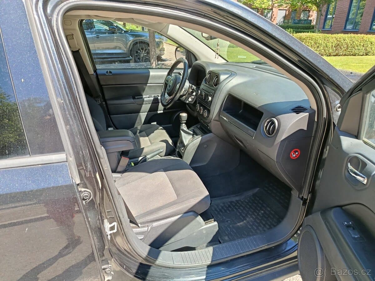 2011 Jeep COMPASS - 5