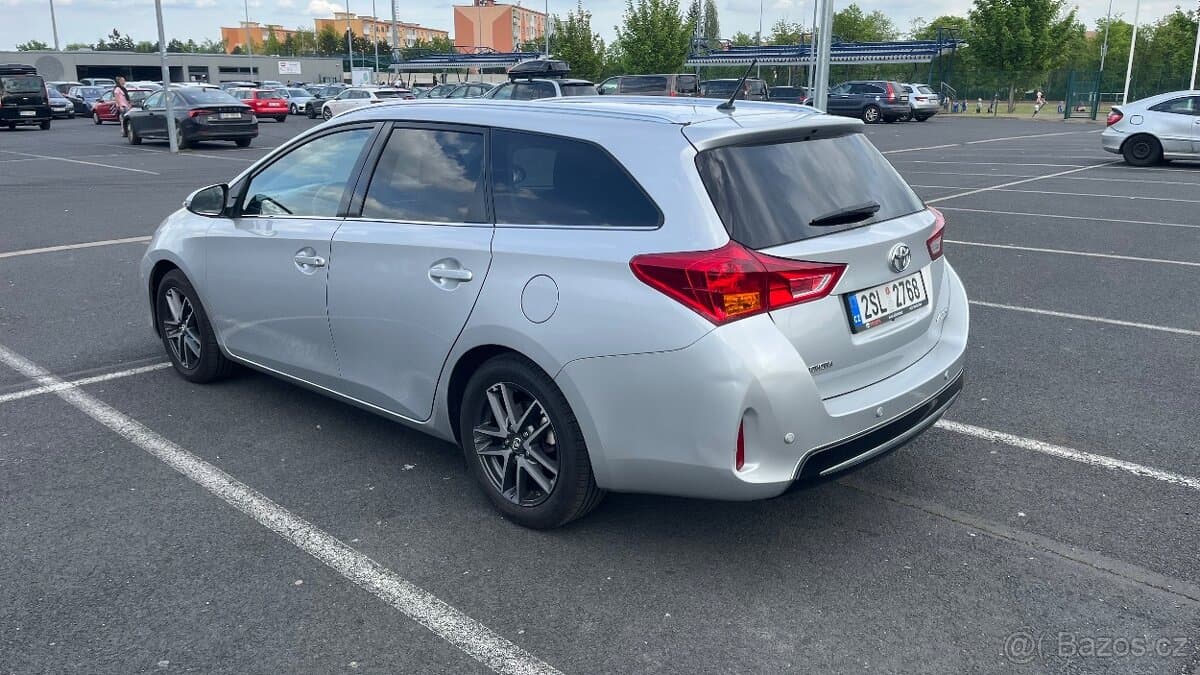 2014 Toyota AURIS - 5