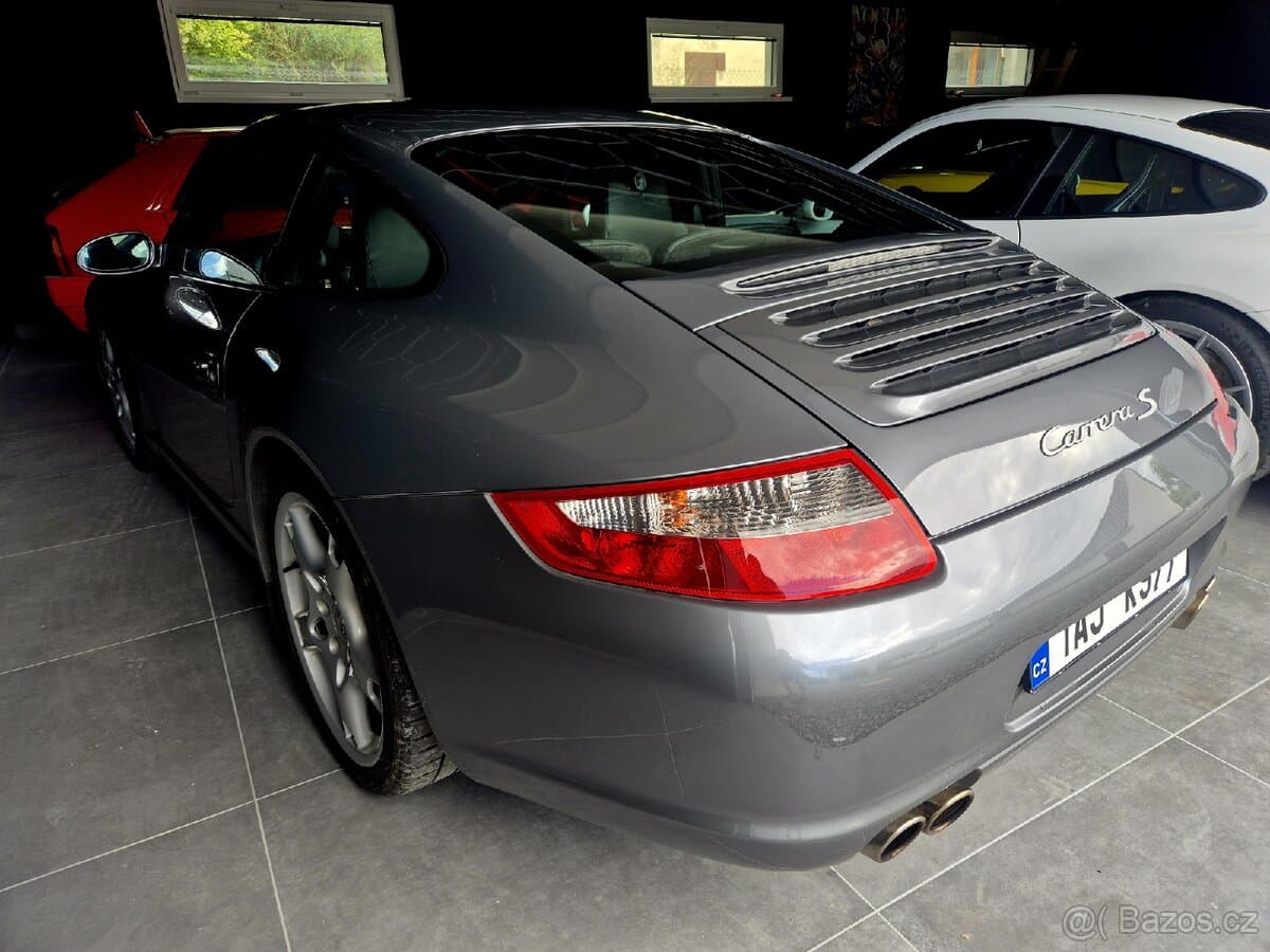 2005 Porsche 911 - 5