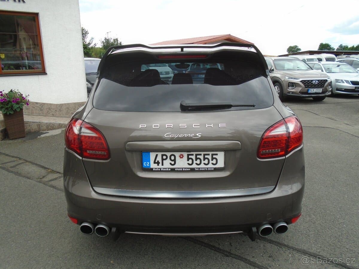 2011 Porsche CAYENNE - 5