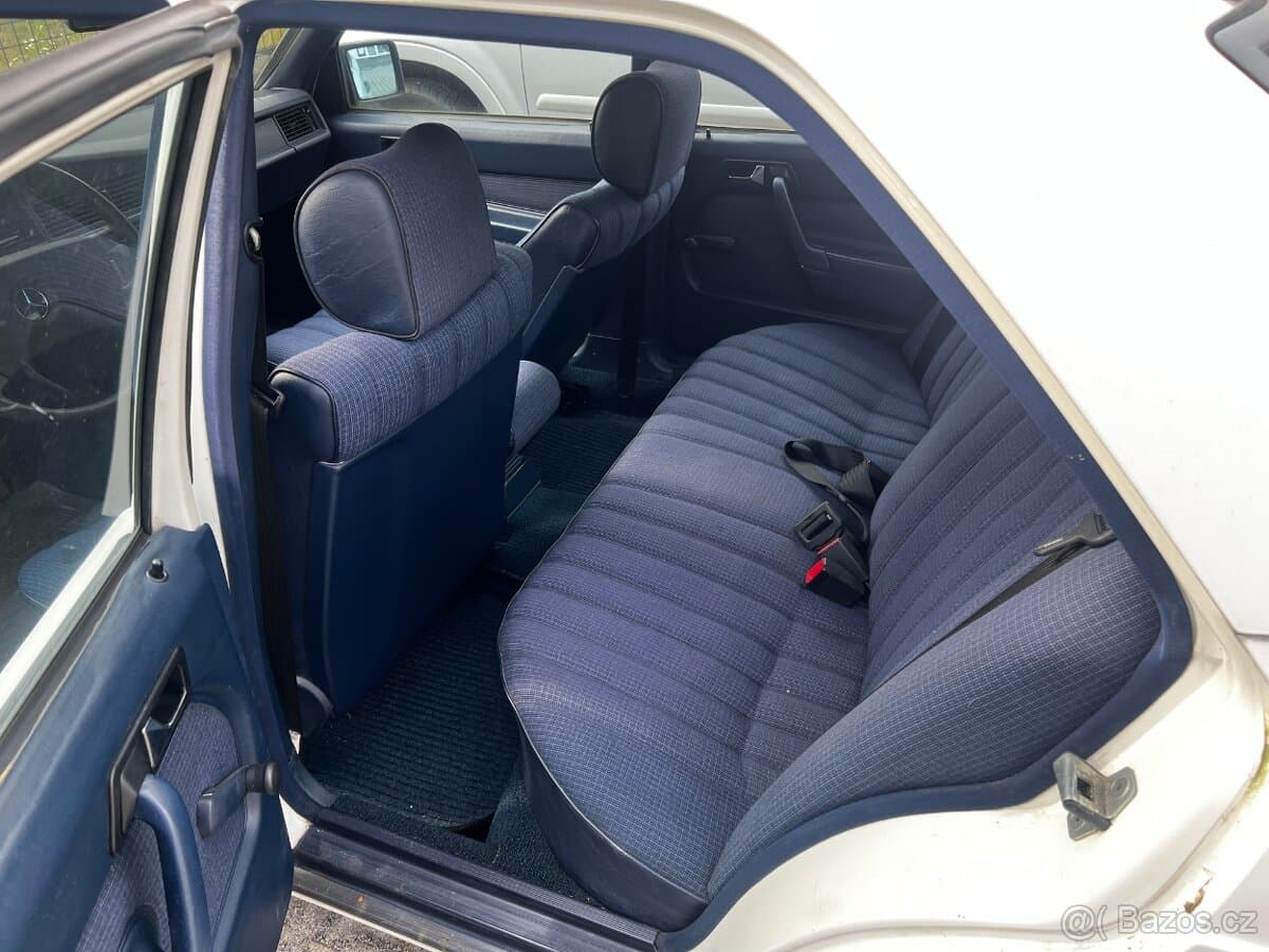 1984 Mercedes-Benz 190 - 5