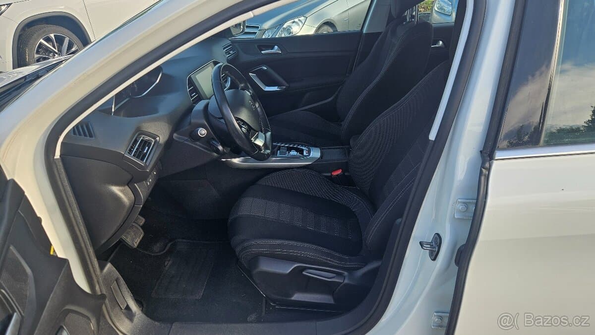 2017 Peugeot 308 - 5