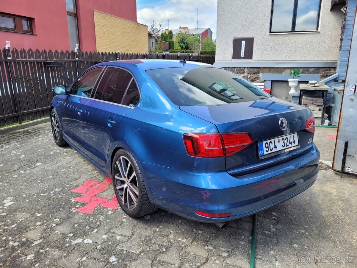 2015 Volkswagen JETTA - 5