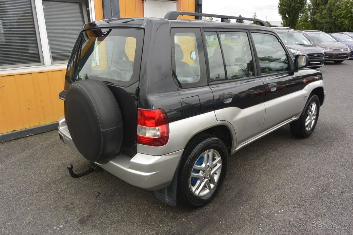 2004 Mitsubishi PAJERO - 5
