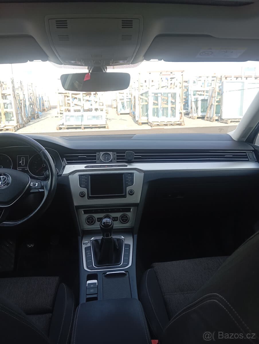 2016 Volkswagen PASSAT - 5