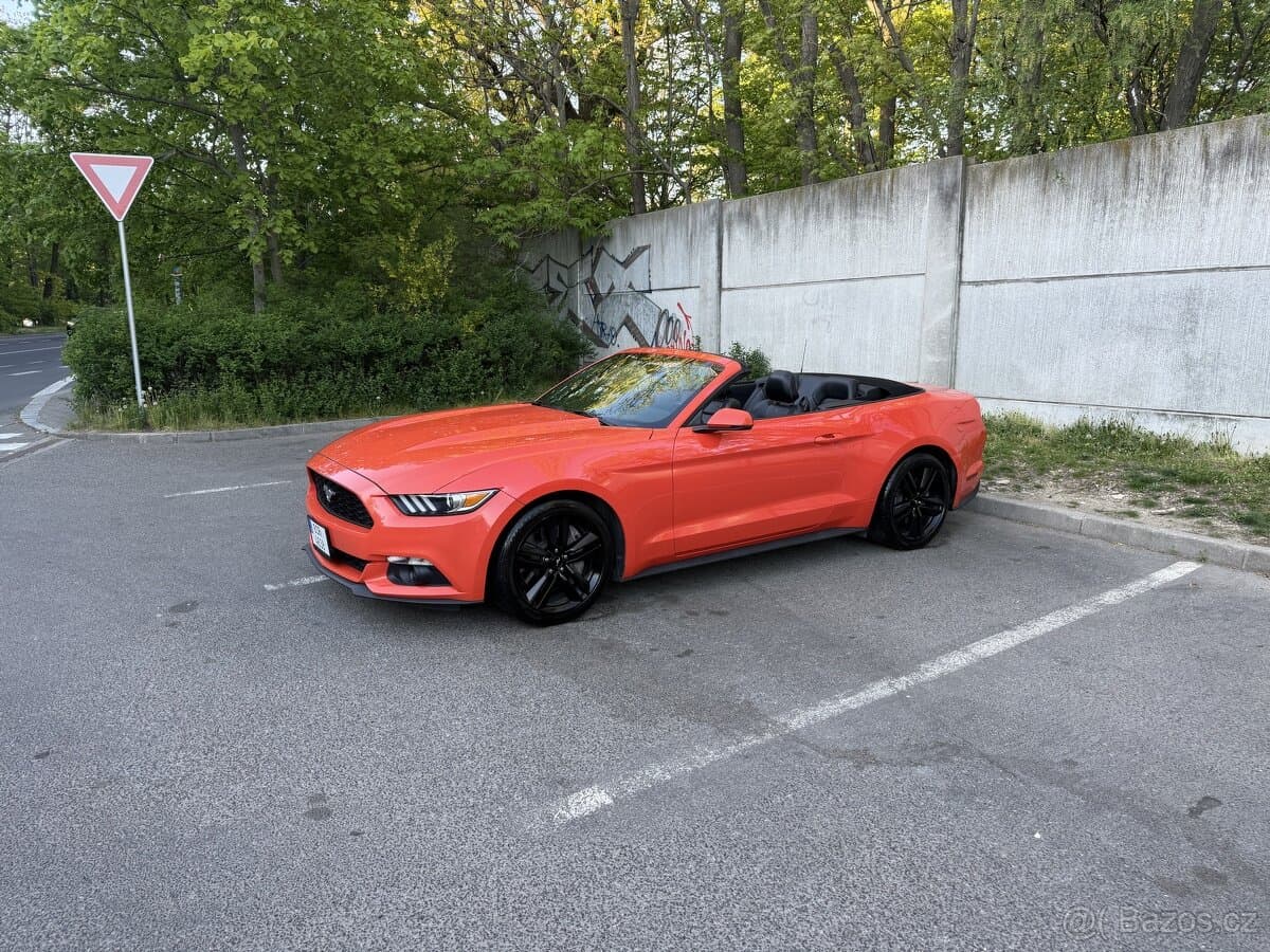 2015 Ford MUSTANG - 5