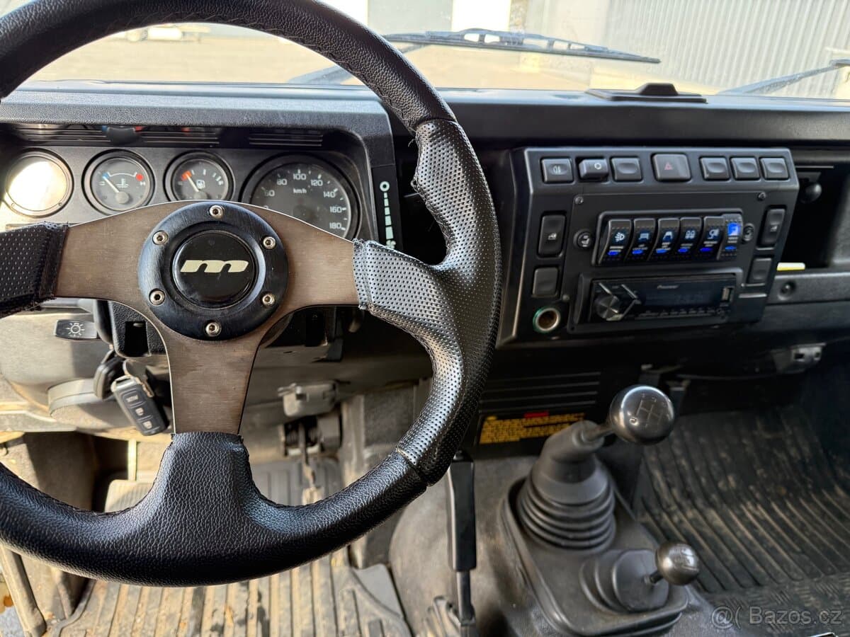 2002 Land Rover DEFENDER - 5