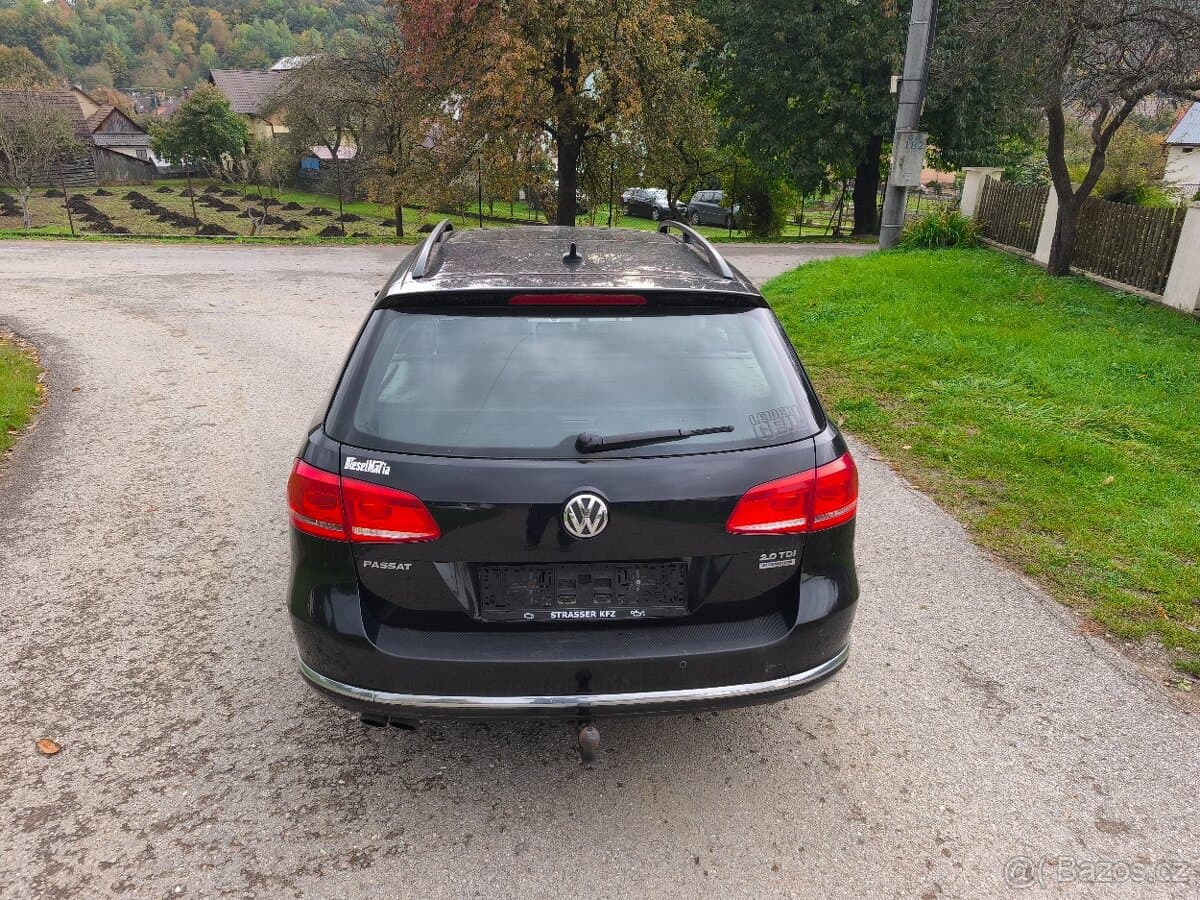 2012 Volkswagen PASSAT - 5