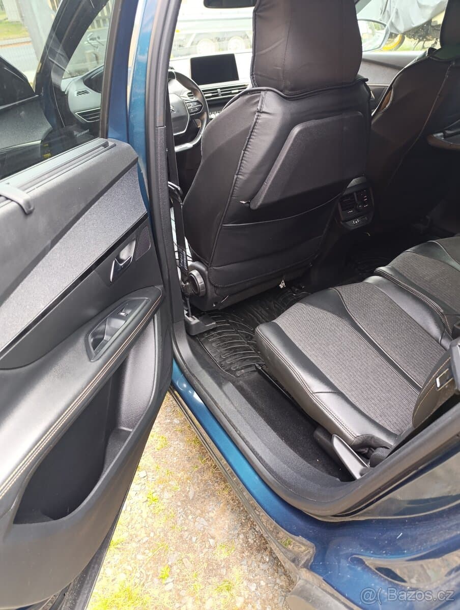 Peugeot 5008 - 5