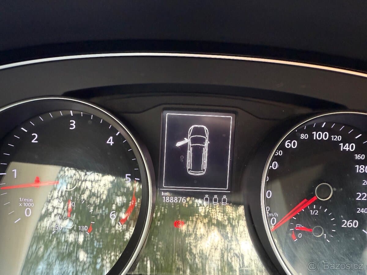 2019 Volkswagen PASSAT - 5