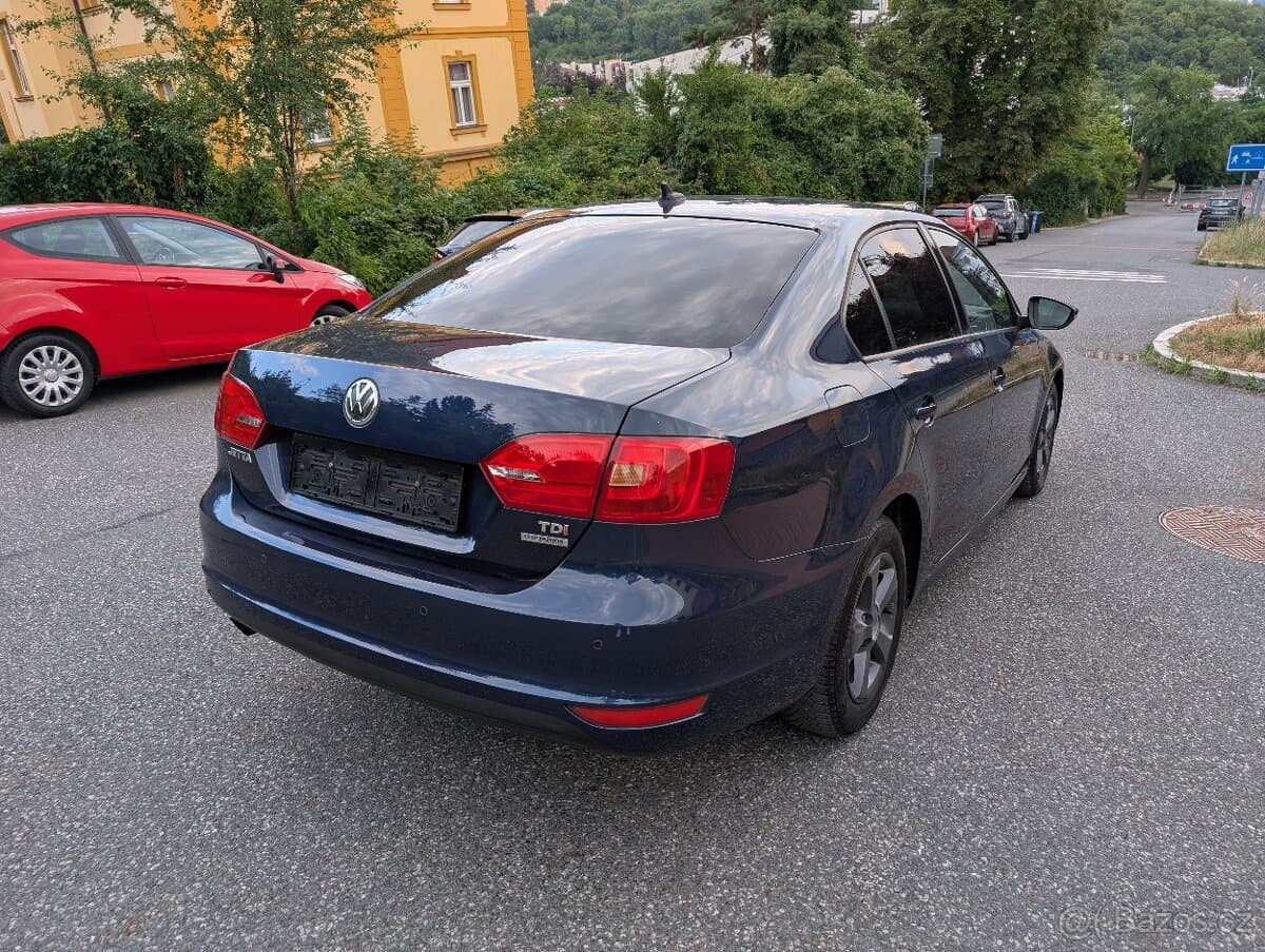 2012 Volkswagen JETTA - 5
