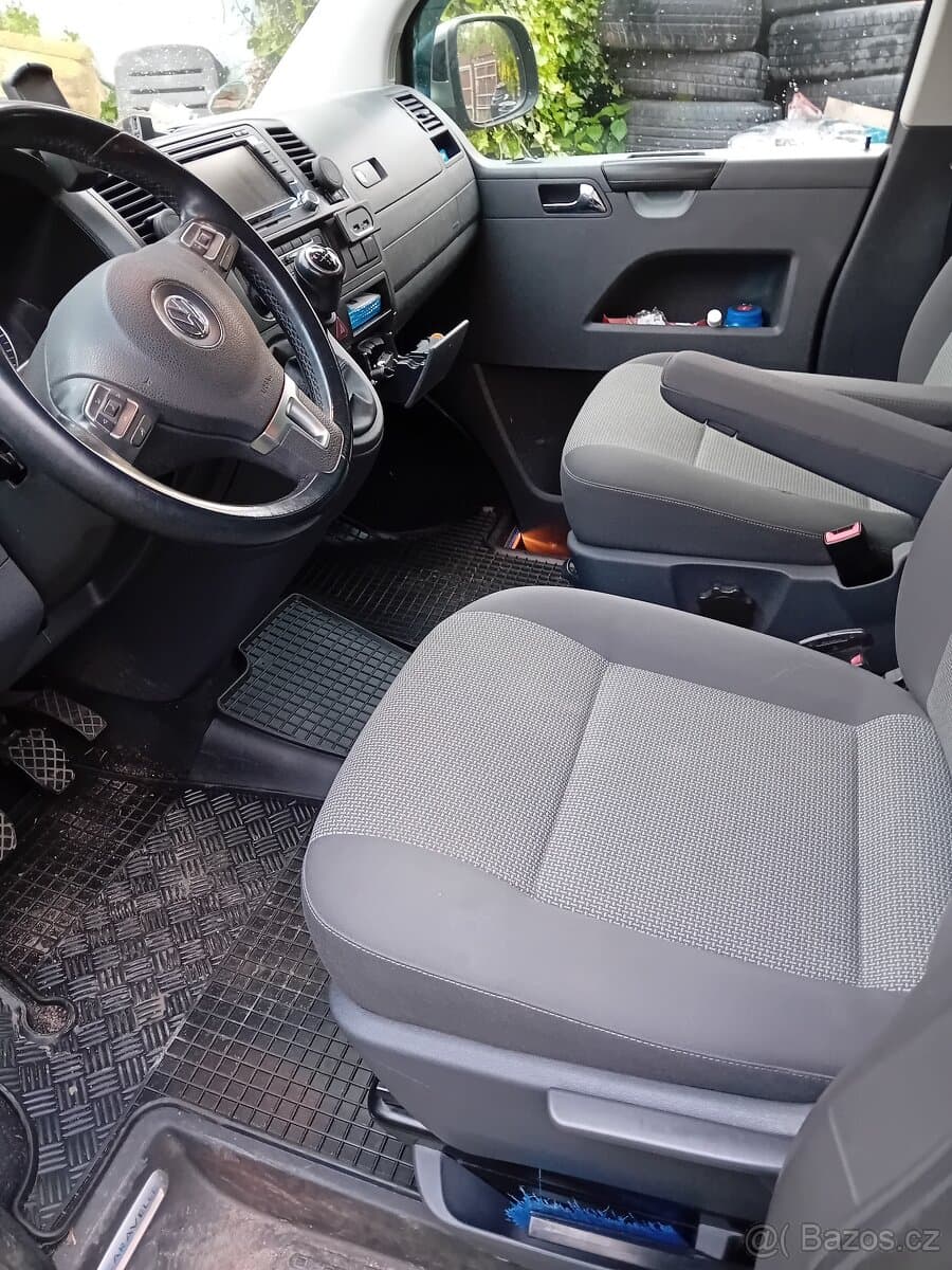 2011 Volkswagen CARAVELLE - 5