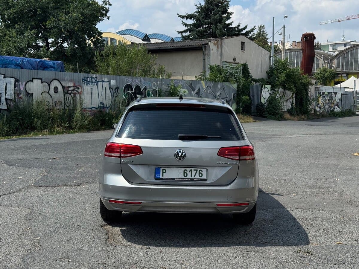 2015 Volkswagen PASSAT - 5