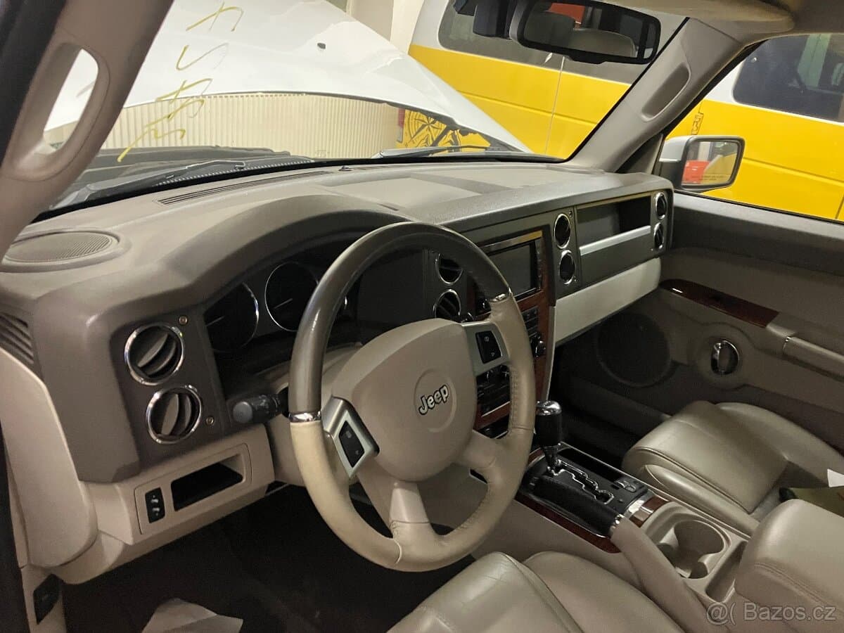 2010 Jeep COMMANDER - 5