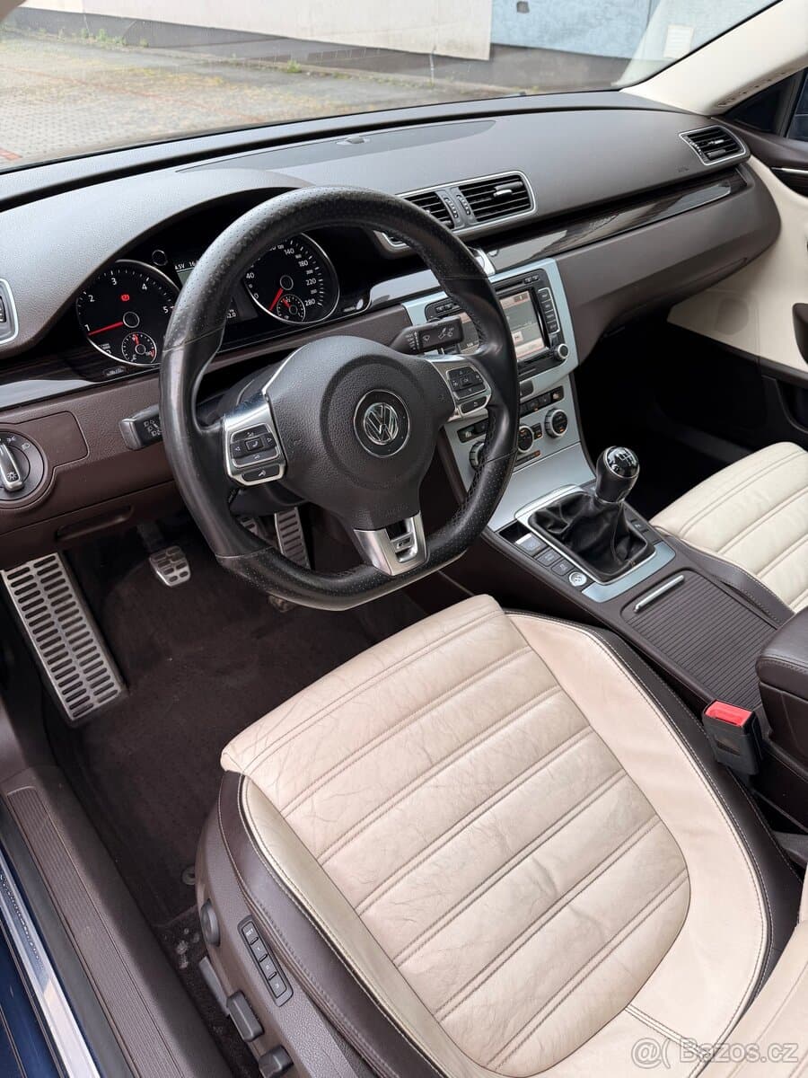 2013 Volkswagen PASSAT CC - 5
