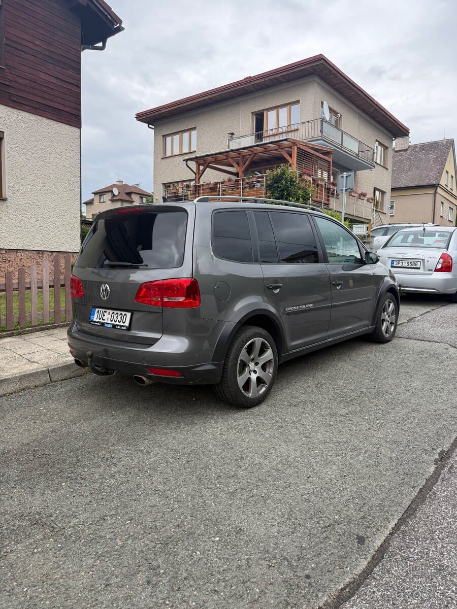 2011 Volkswagen TOURAN - 5