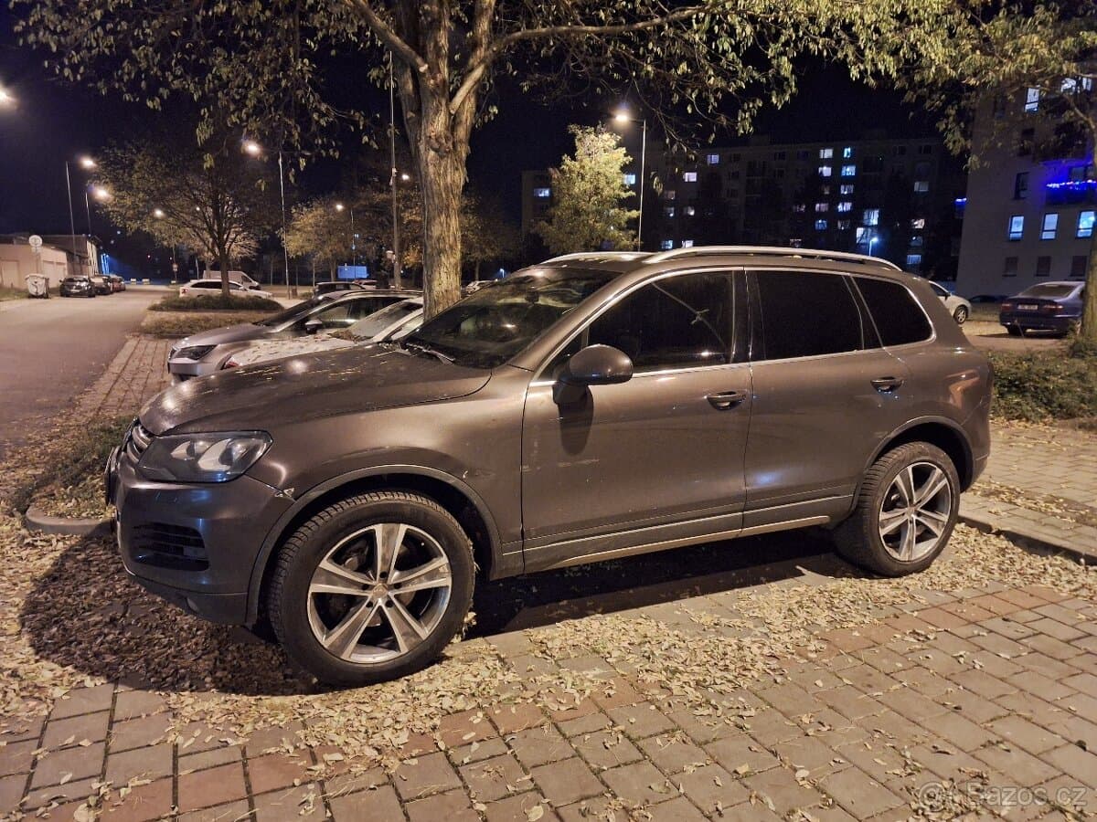 2011 Volkswagen TOUAREG - 5
