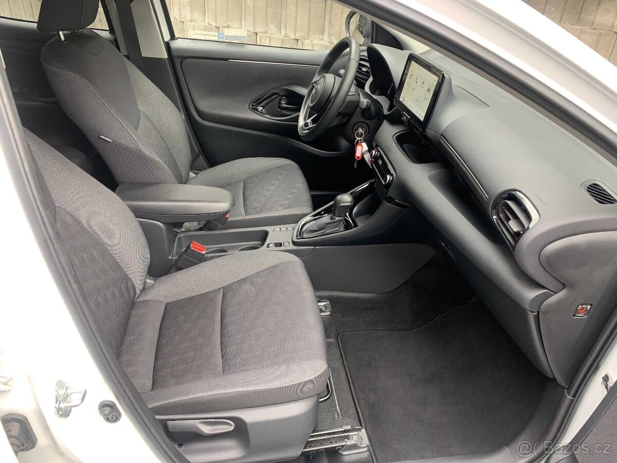 2024 Toyota YARIS - 5