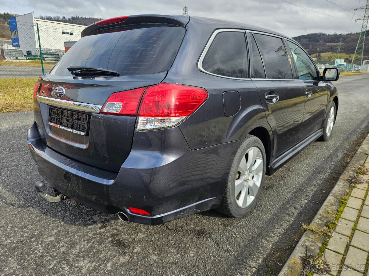 2010 Subaru LEGACY - 5