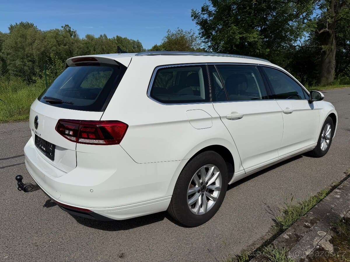 2021 Volkswagen PASSAT - 5