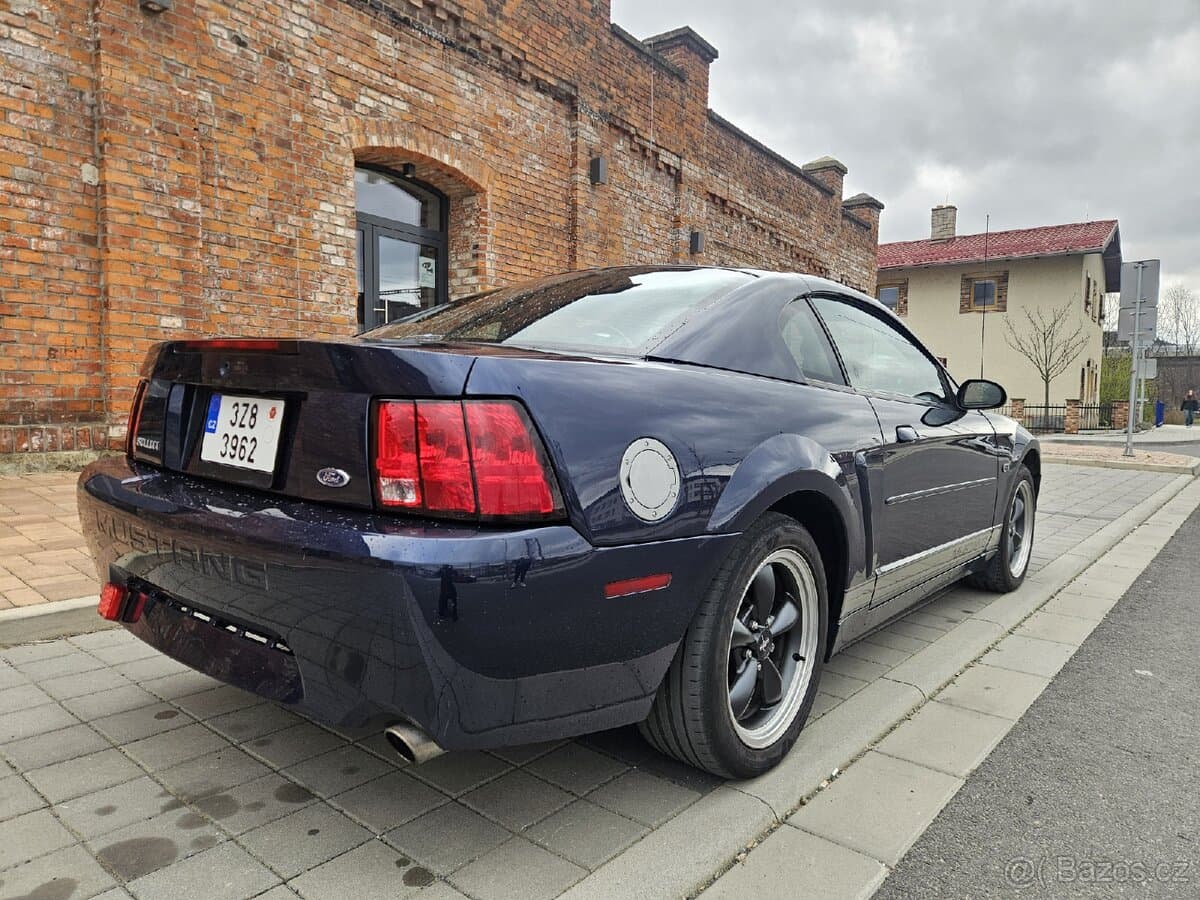 2001 Ford MUSTANG - 5