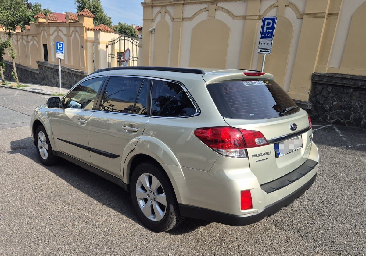 2011 Subaru OUTBACK - 5