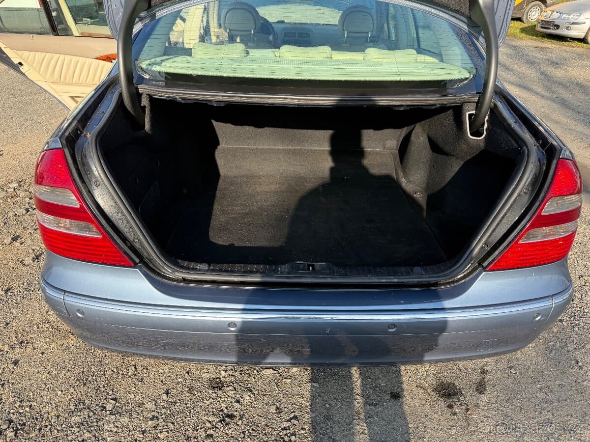 2004 Mercedes-Benz E-CLASS - 5