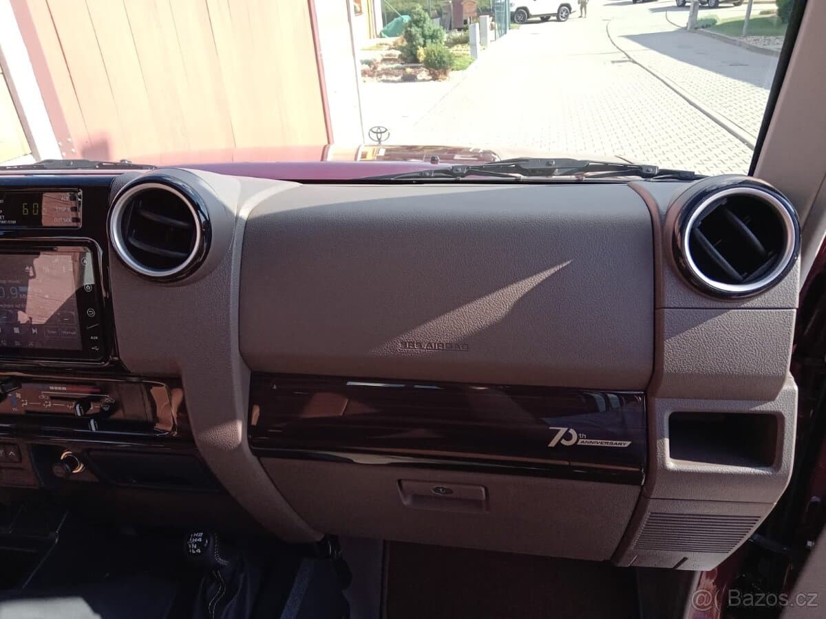 Toyota LAND CRUISER - 5