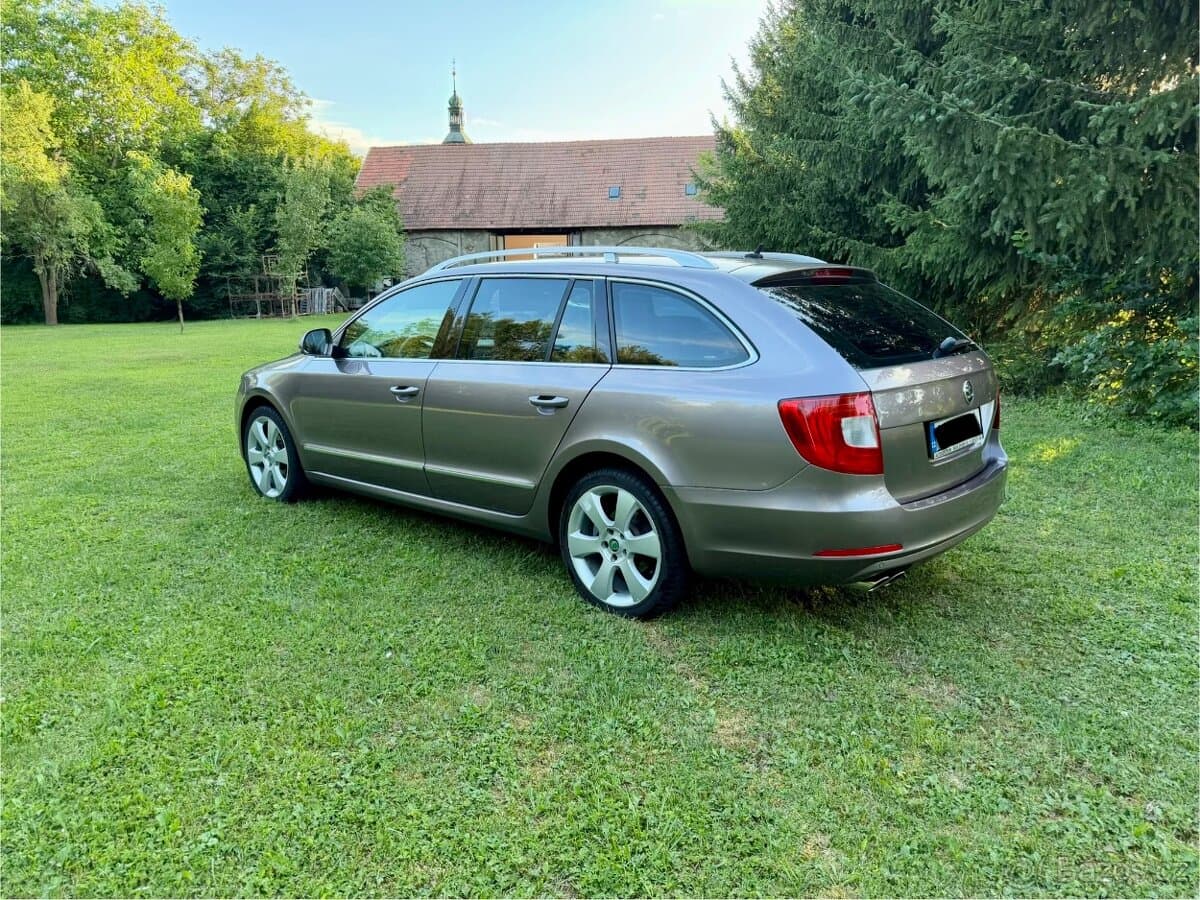 2011 Škoda SUPERB - 5