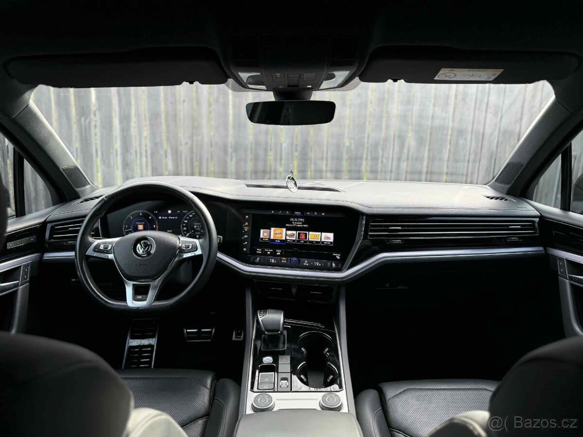 2019 Volkswagen TOUAREG - 5