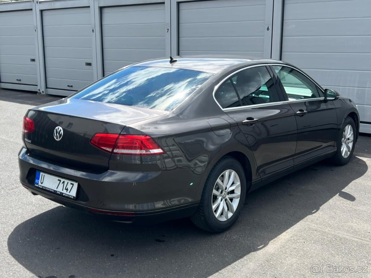 2016 Volkswagen PASSAT - 5