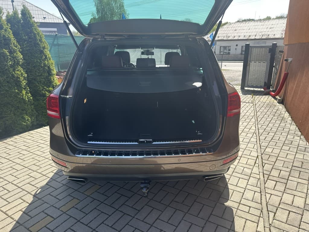 2012 Volkswagen TOUAREG - 5