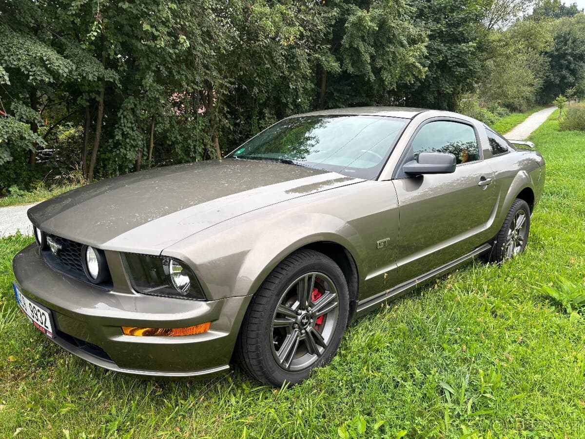 2005 Ford MUSTANG - 5