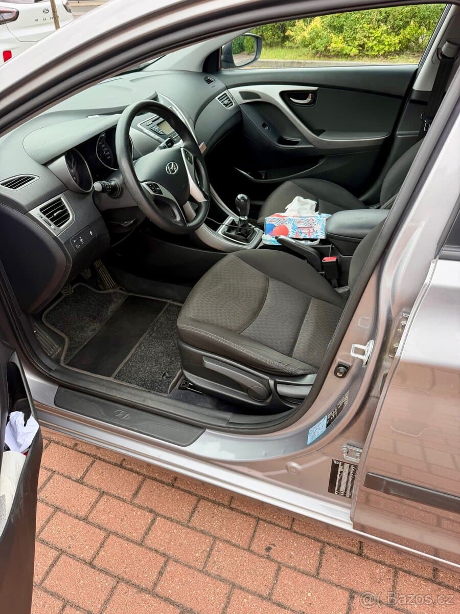 2011 Hyundai ELANTRA - 5