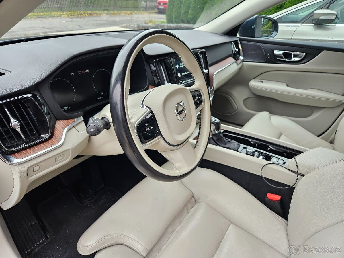 2019 Volvo V60 - 5