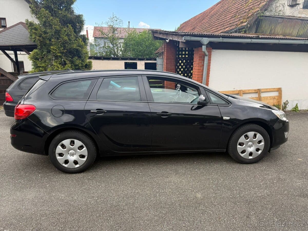 2011 Opel ASTRA - 5