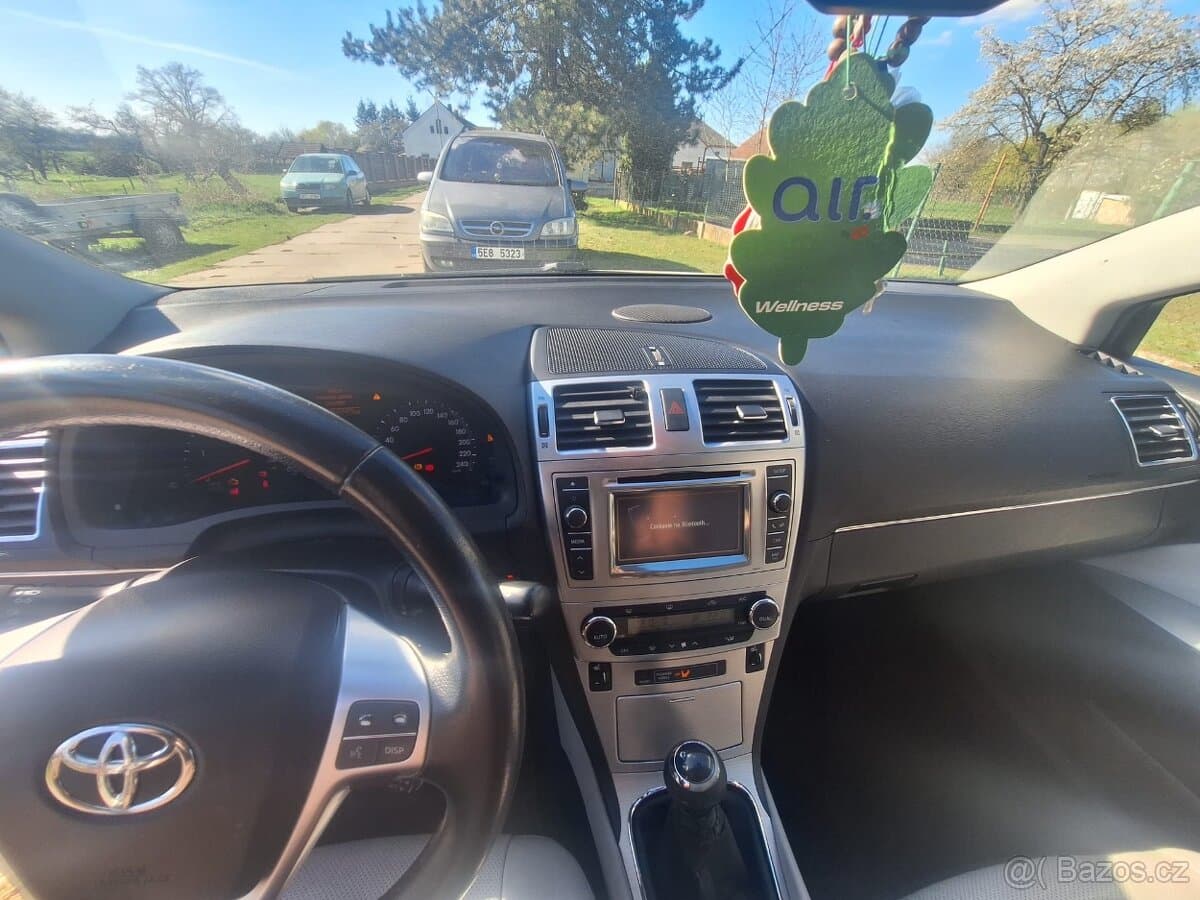 2012 Toyota AVENSIS - 5