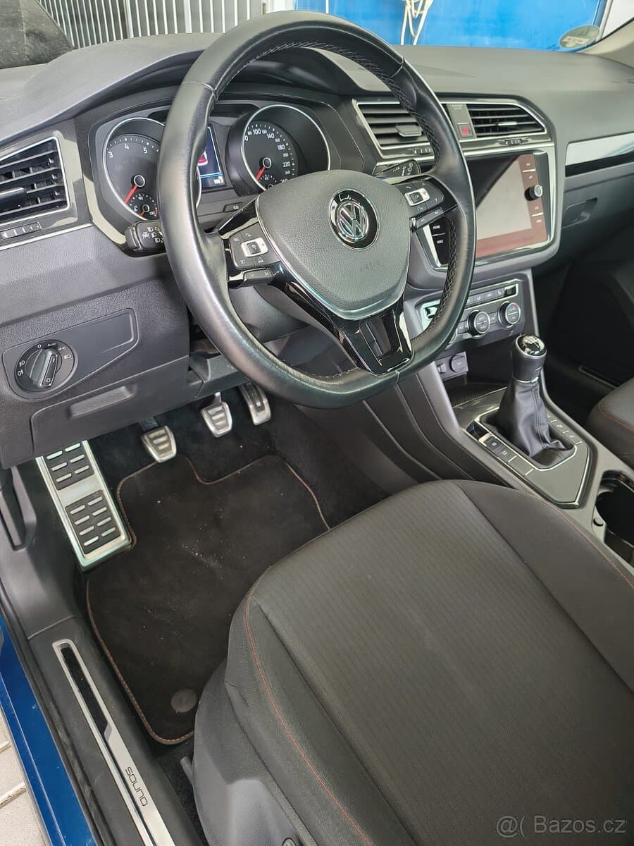 2017 Volkswagen TIGUAN - 5