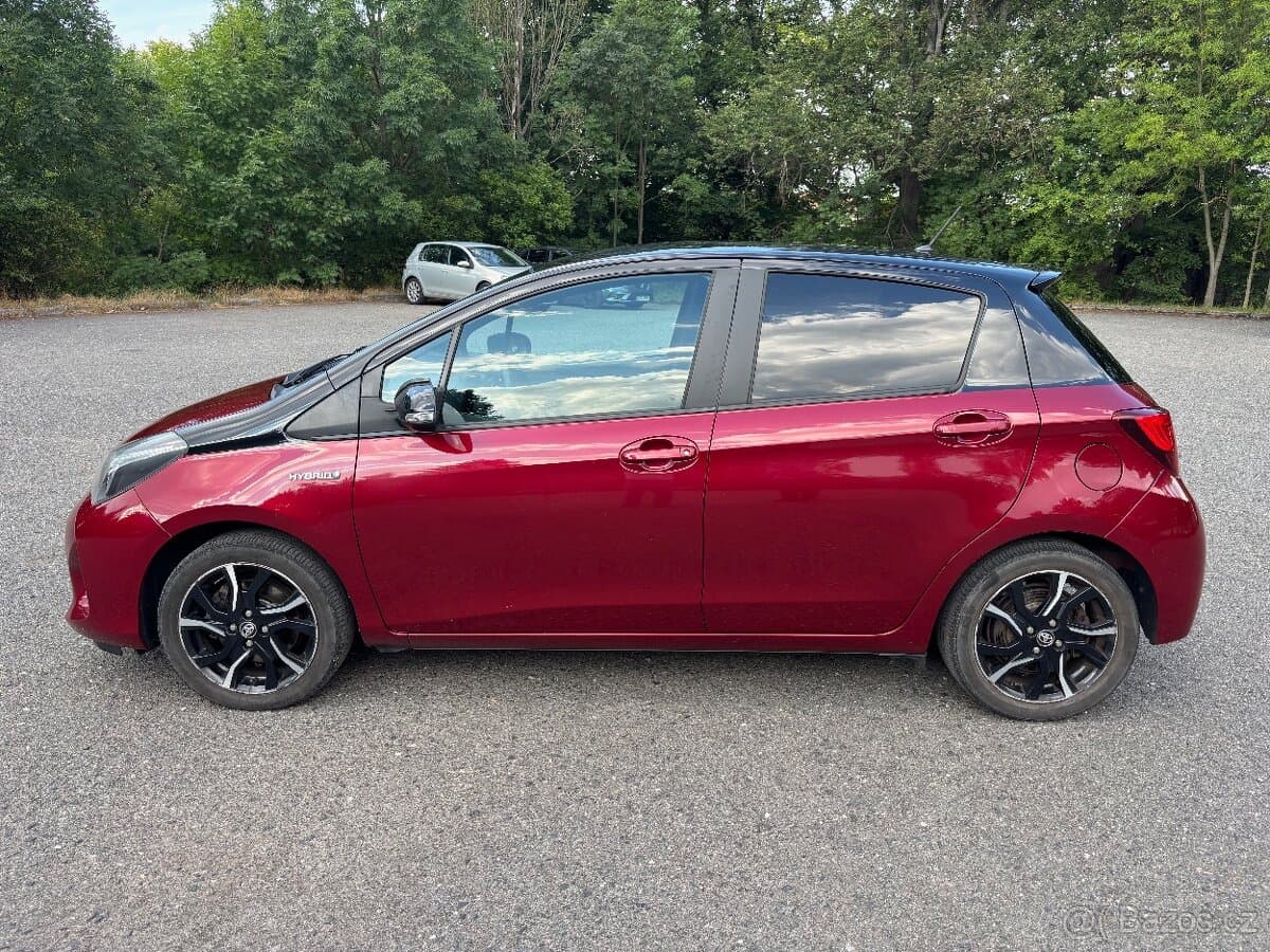 2017 Toyota YARIS - 5