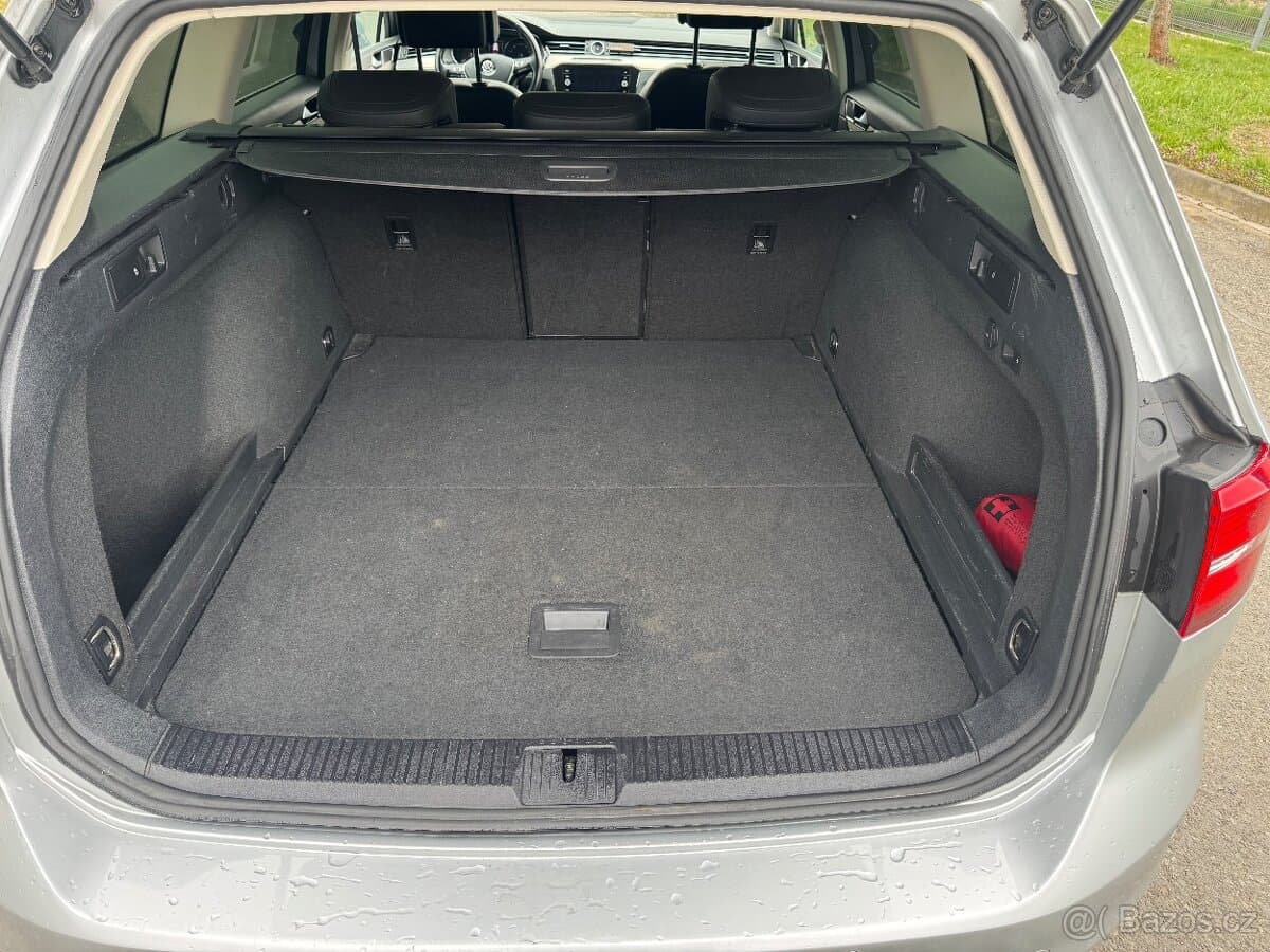 2017 Volkswagen PASSAT - 5