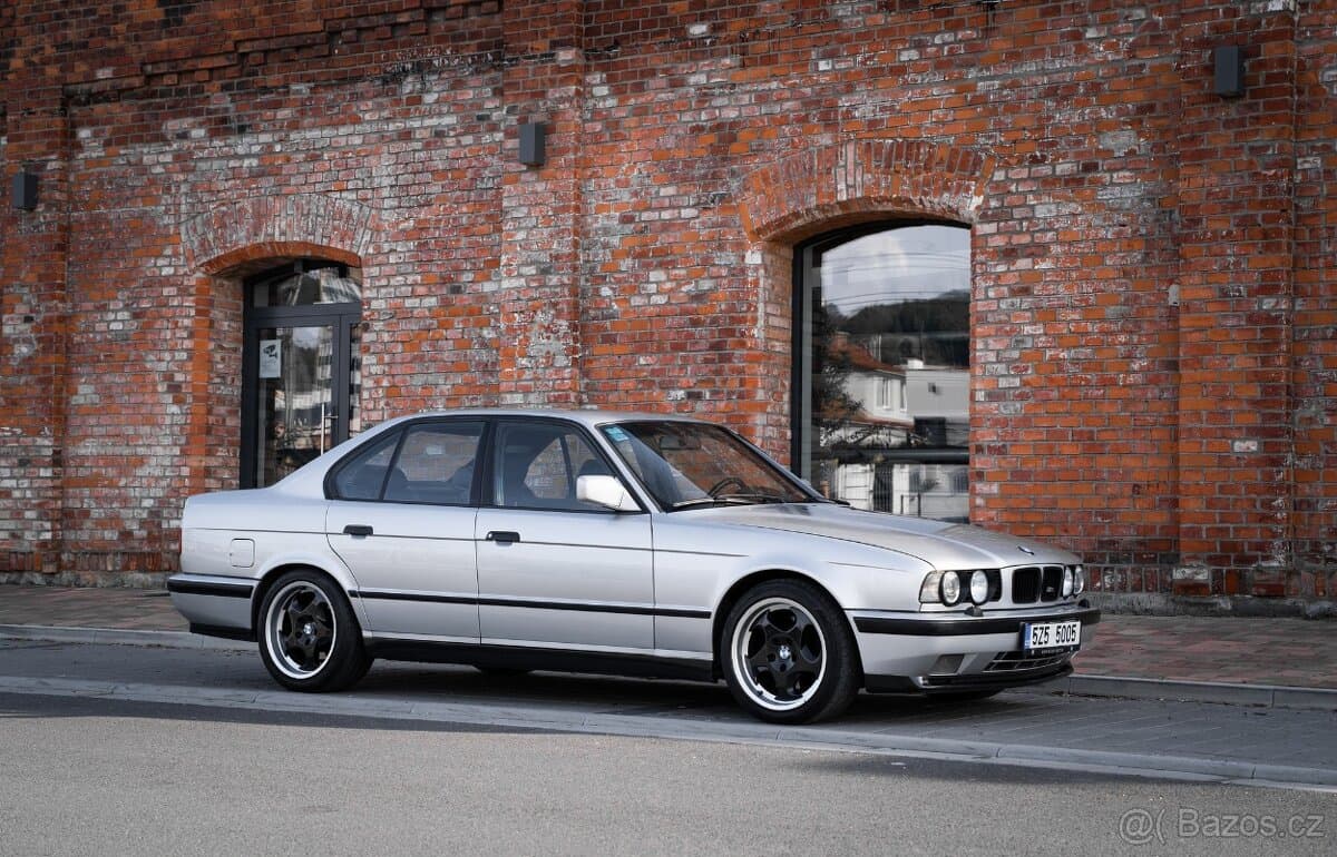 1992 BMW M5 - 5