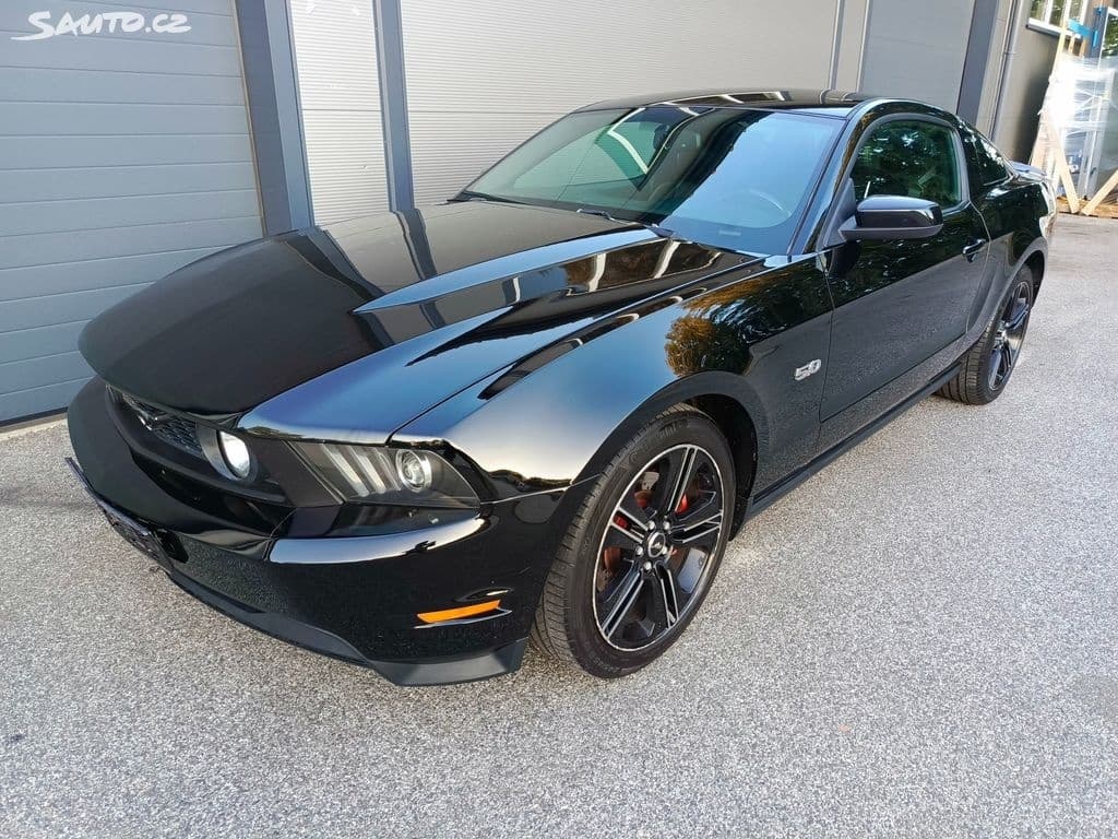 2011 Ford MUSTANG - 5