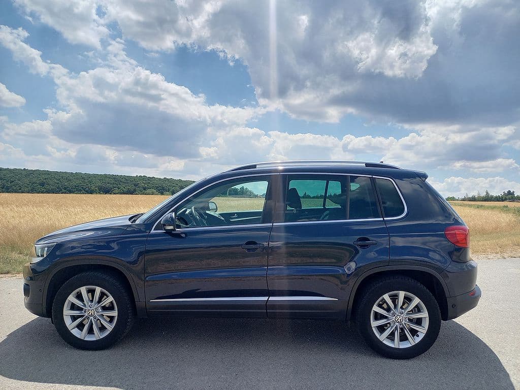 2012 Volkswagen TIGUAN - 5