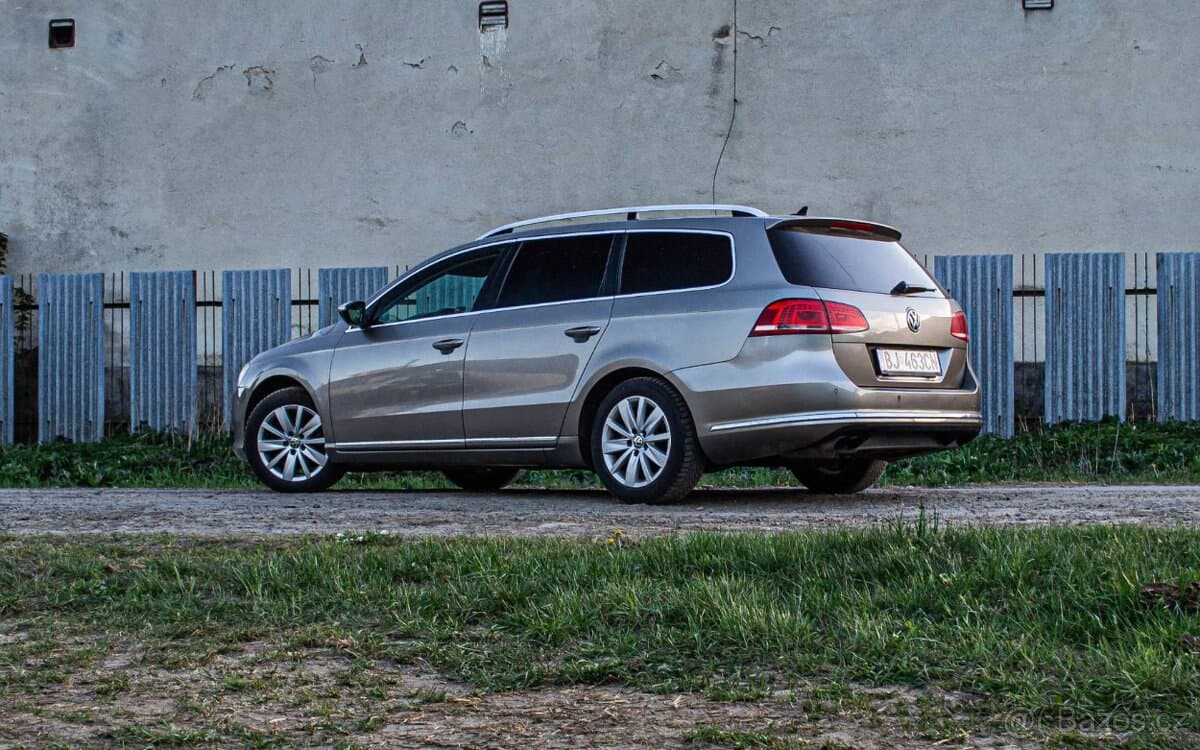 2012 Volkswagen PASSAT - 5