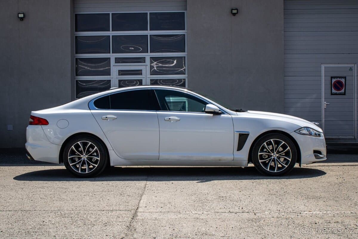 2011 Jaguar XF - 5