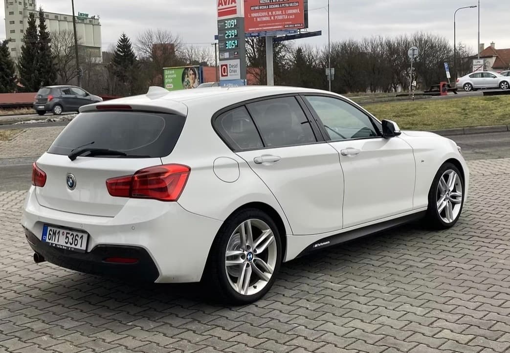 2016 BMW 1-SERIES - 5